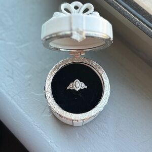 Elegant Silver Wedding Ring